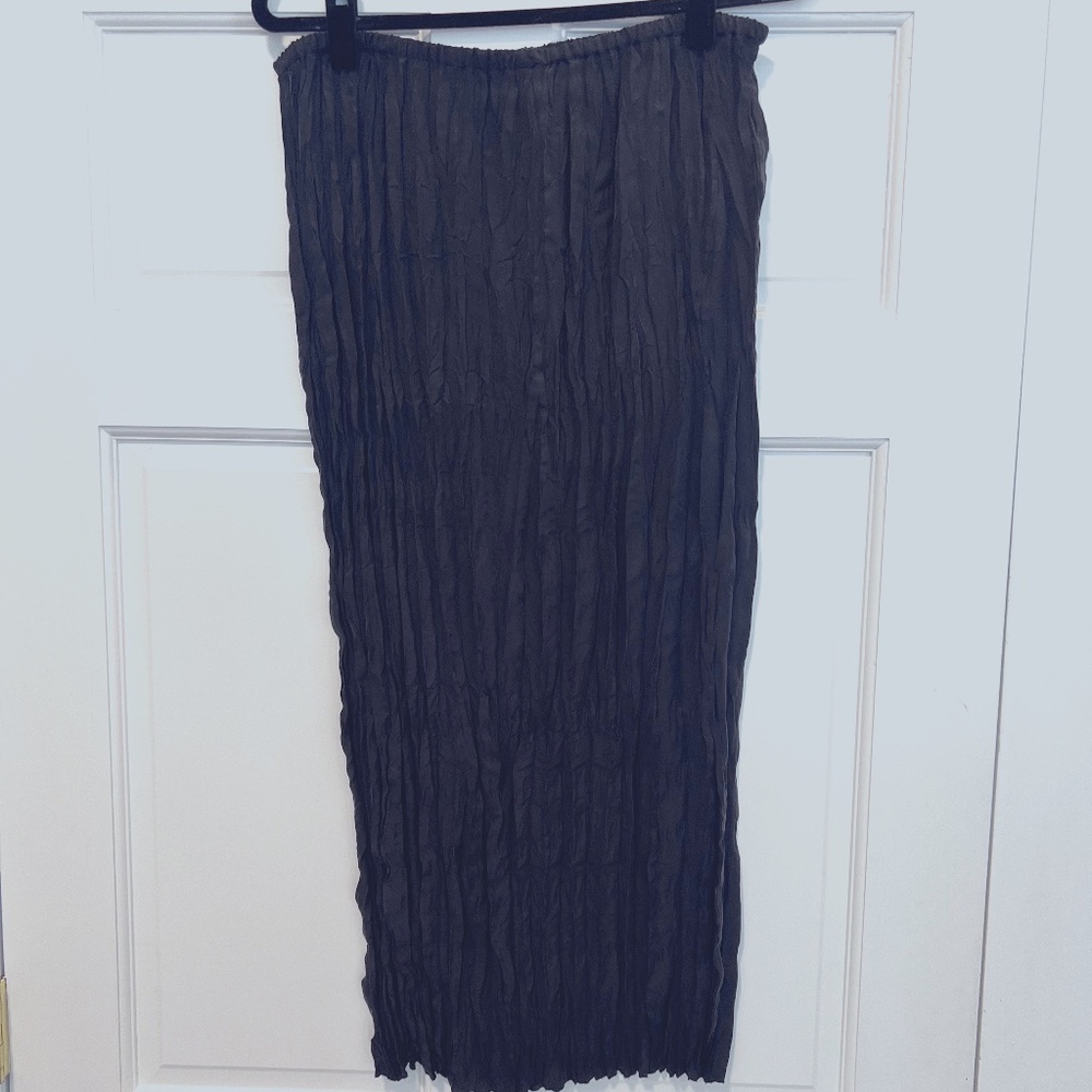EUC - Toteme - EU size 40/L - gray Crinkled Silk Midi Skirt